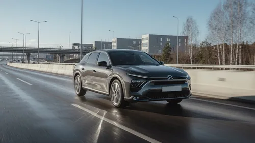В России начали продавать Citroen C5X с турбомотором и льготным утильсбором